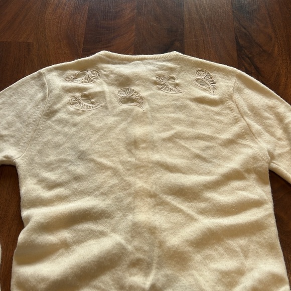 Creamy White Vintage Seashell 1950s Style Pearl Button Cardigan small-medium - Picture 4 of 10